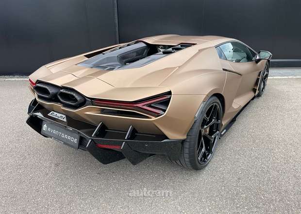 Lamborghini Revuelto