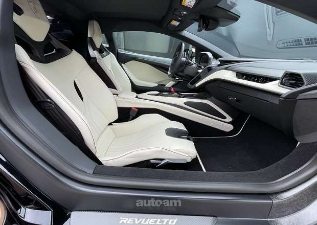 Lamborghini Revuelto