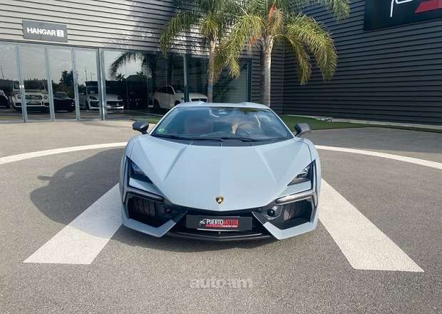 Lamborghini Revuelto