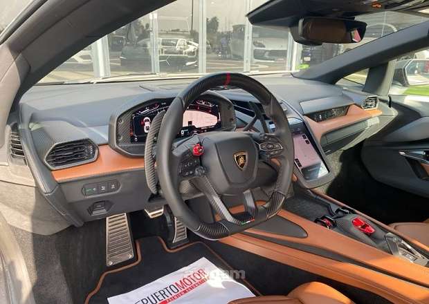 Lamborghini Revuelto