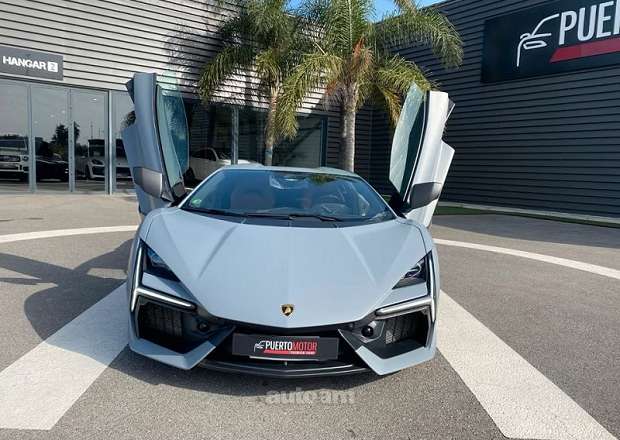 Lamborghini Revuelto