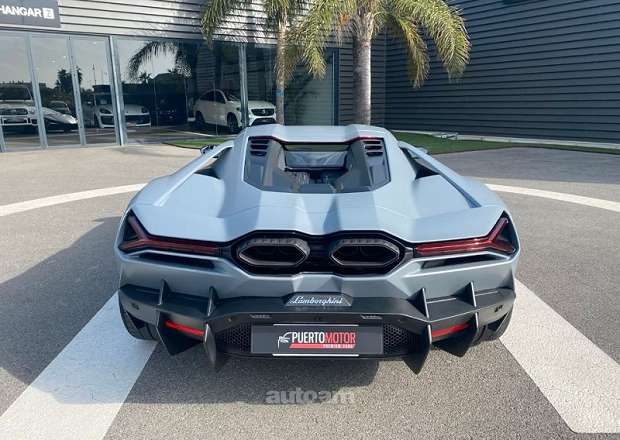 Lamborghini Revuelto