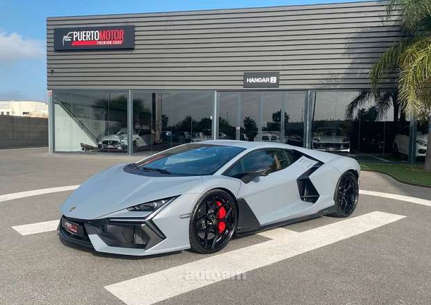 Lamborghini Revuelto