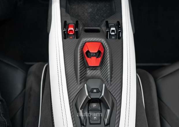 Lamborghini Revuelto