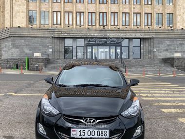 Hyundai Elantra  2013 