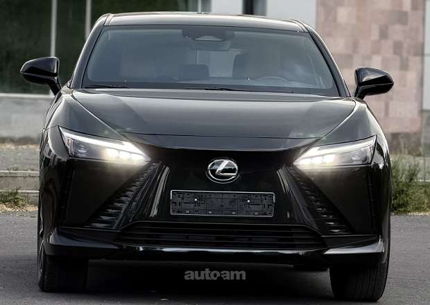 Lexus RZ 300