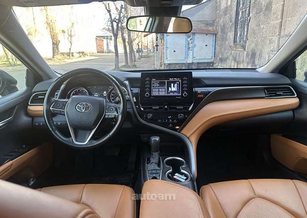 Toyota Camry 2021 — фото 4