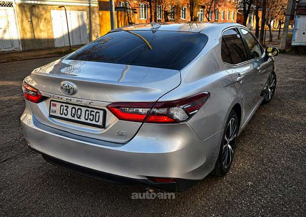 Toyota Camry 2021 — фото 2