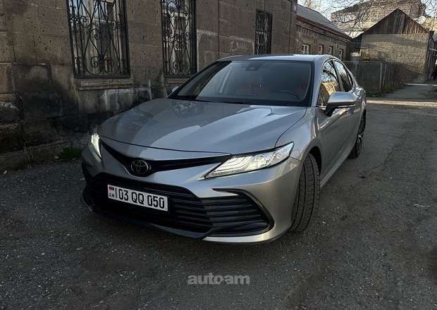 Toyota Camry 2021 — фото 1