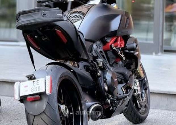 DUCATI Diavel