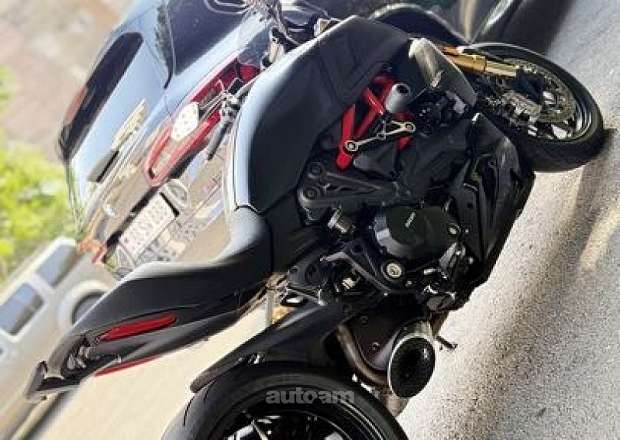 DUCATI Diavel