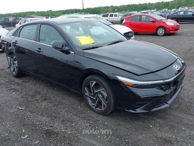 Hyundai Elantra  2025 