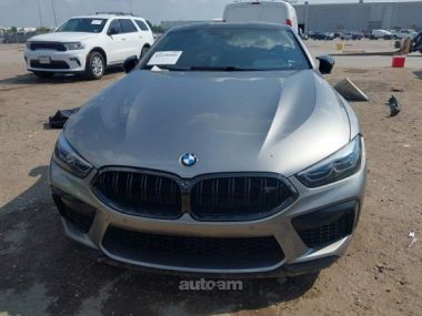 BMW M8  2022 