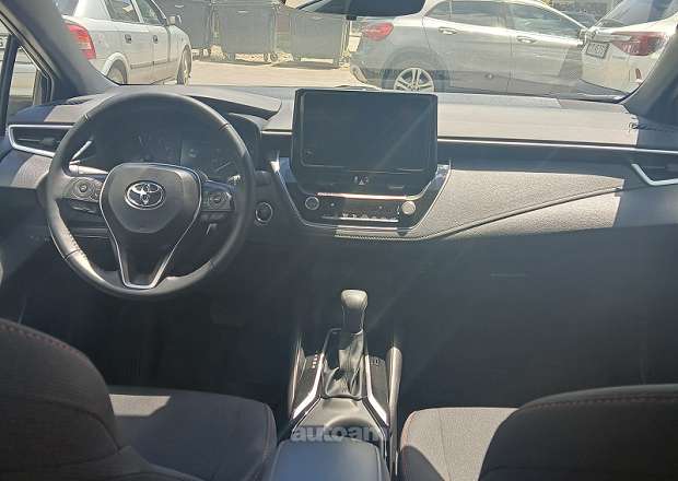 Toyota Corolla 2025 — լուսանկար 9