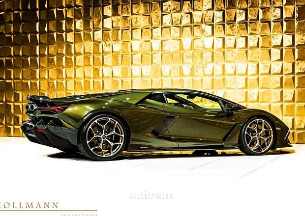 Lamborghini Revuelto