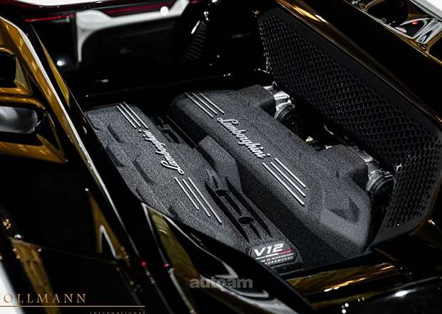 Lamborghini Revuelto