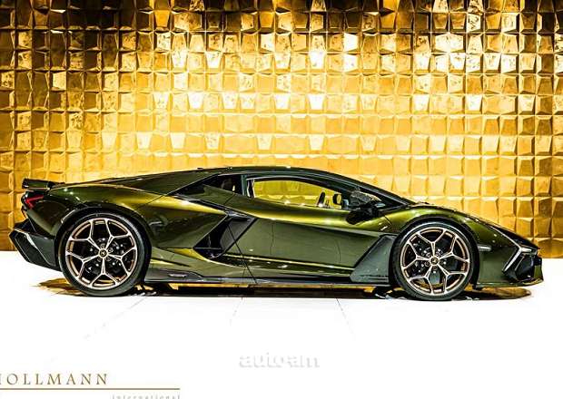 Lamborghini Revuelto