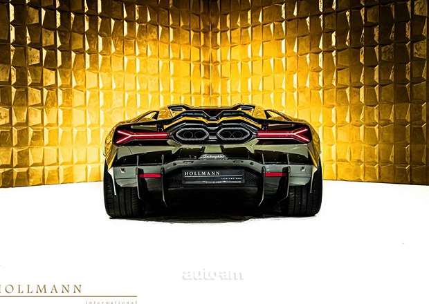 Lamborghini Revuelto