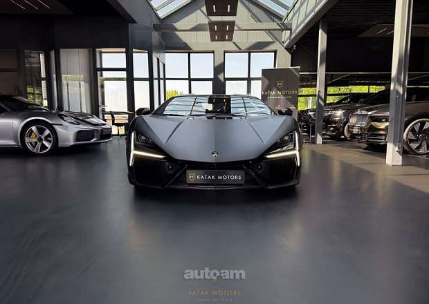 Lamborghini Revuelto