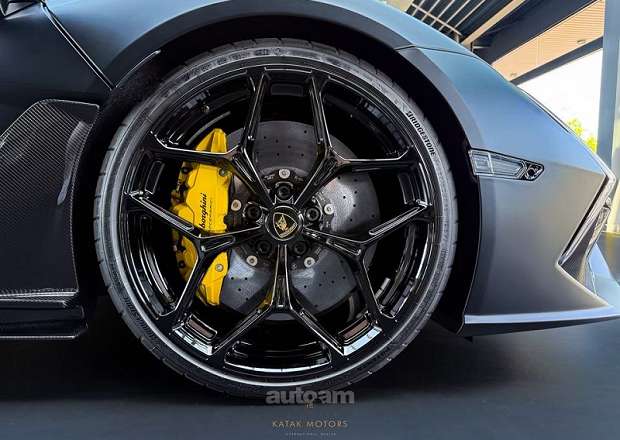 Lamborghini Revuelto
