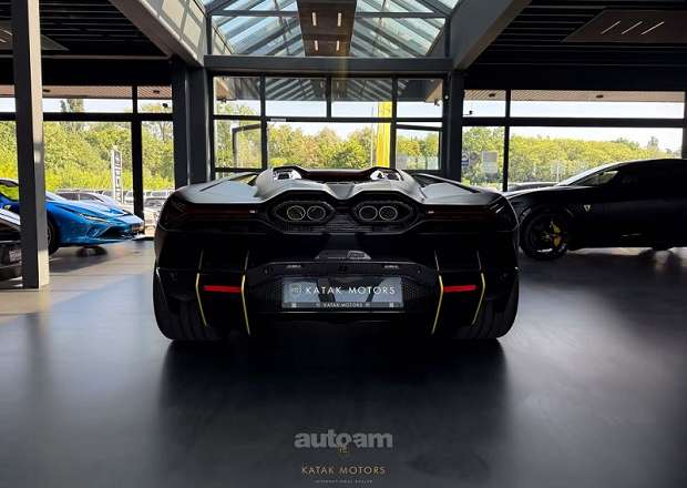 Lamborghini Revuelto