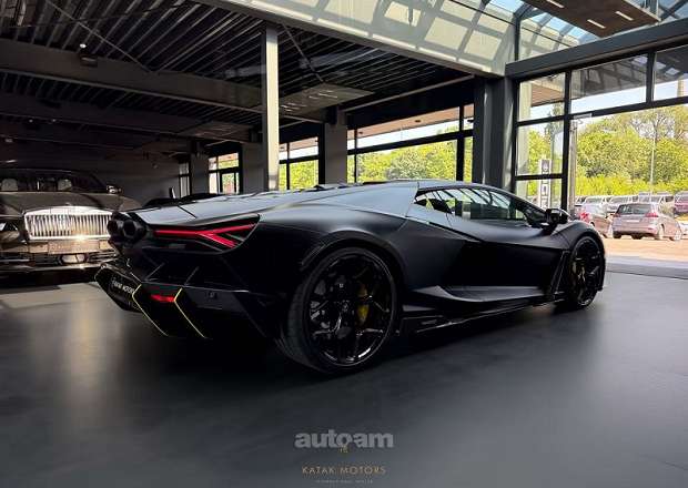 Lamborghini Revuelto