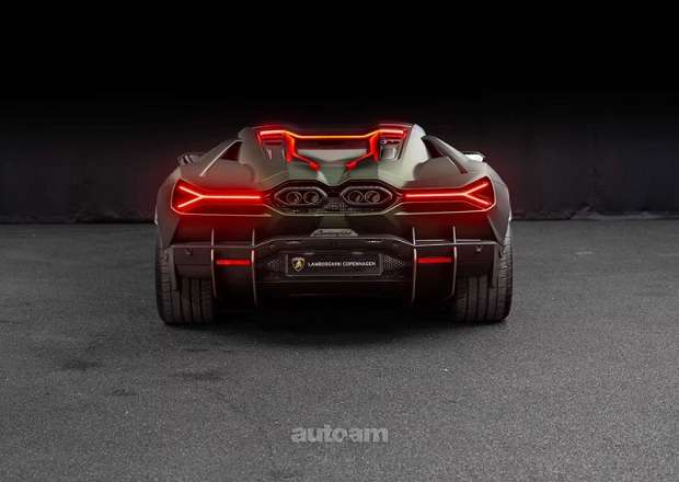 Lamborghini Revuelto