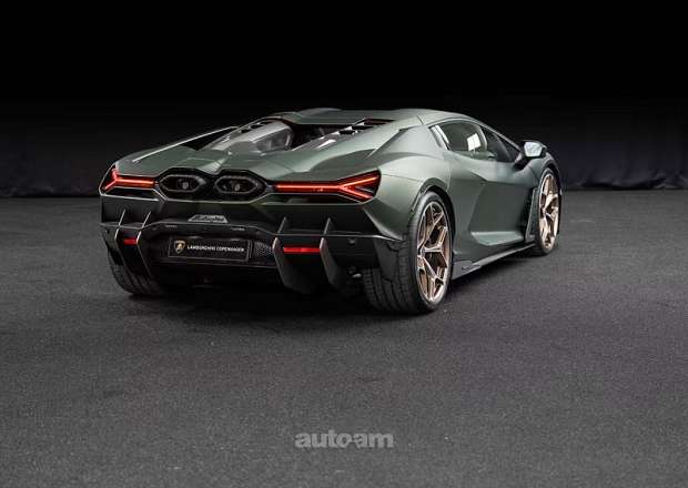 Lamborghini Revuelto