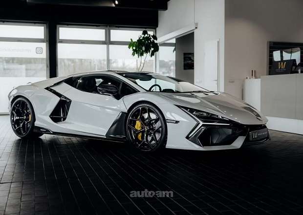 Lamborghini Revuelto