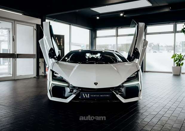 Lamborghini Revuelto