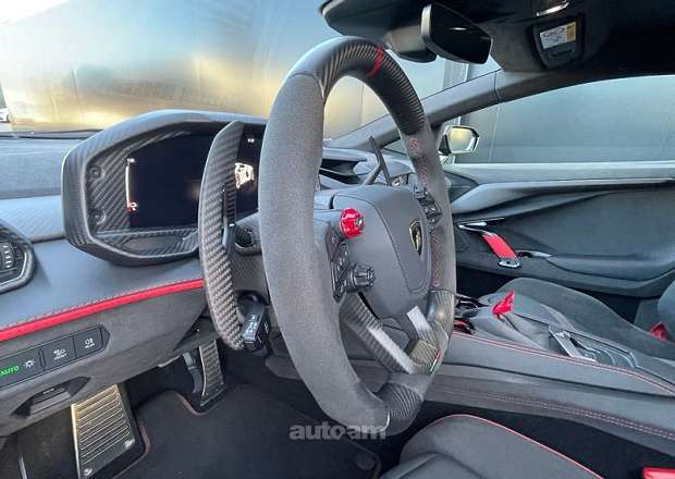 Lamborghini Revuelto