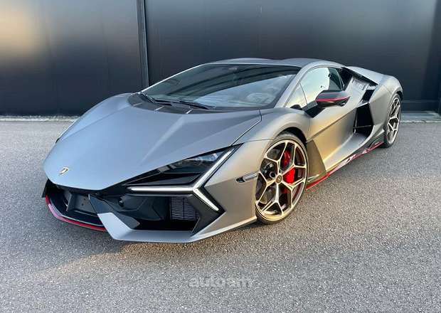 Lamborghini Revuelto