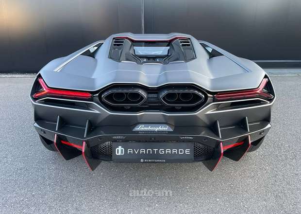Lamborghini Revuelto