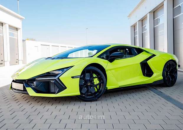 Lamborghini Revuelto