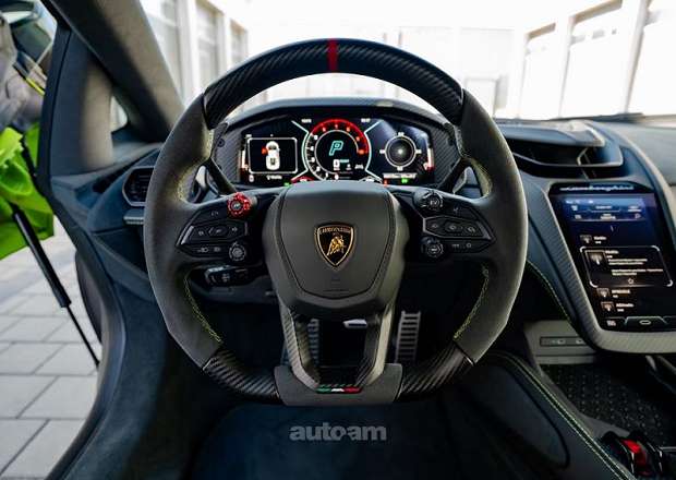 Lamborghini Revuelto