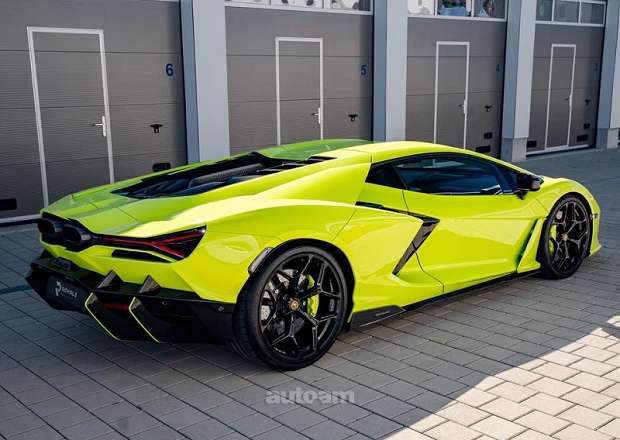 Lamborghini Revuelto