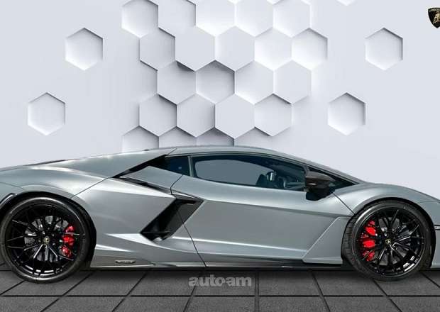 Lamborghini Revuelto