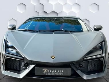 Lamborghini Revuelto  2025 