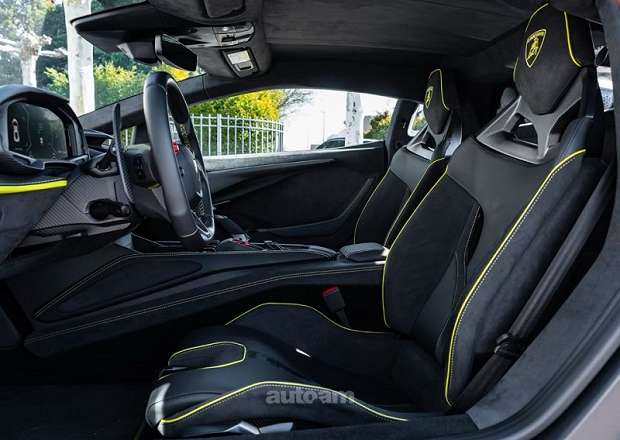 Lamborghini Revuelto