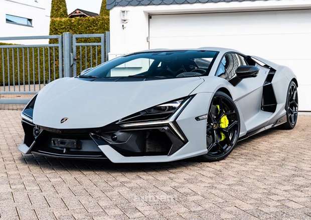 Lamborghini Revuelto