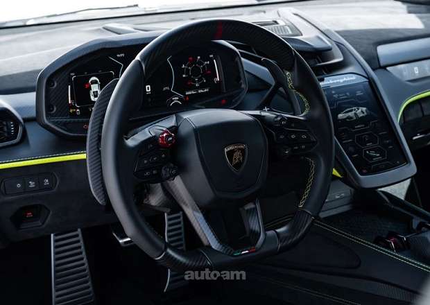 Lamborghini Revuelto