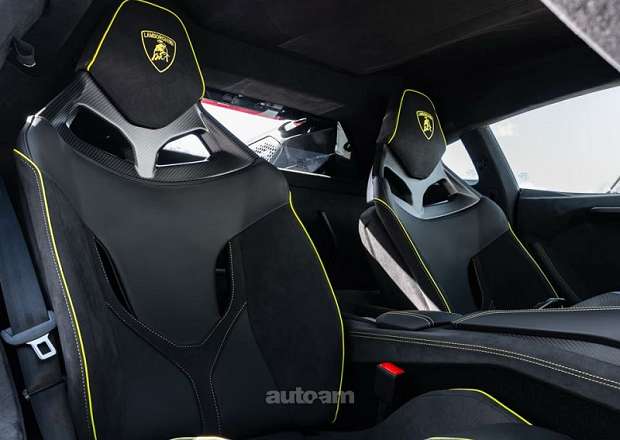 Lamborghini Revuelto
