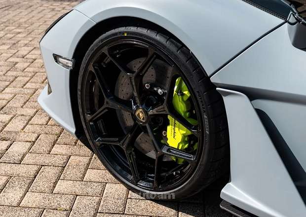 Lamborghini Revuelto