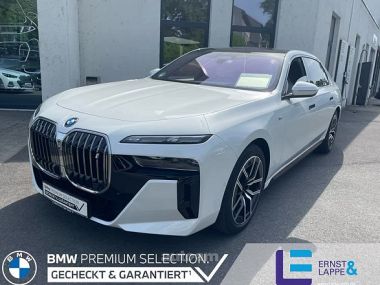 BMW i7  2025 