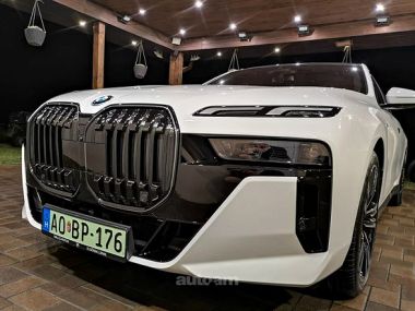 BMW i7  2025 