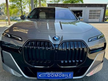 BMW i7  2025 