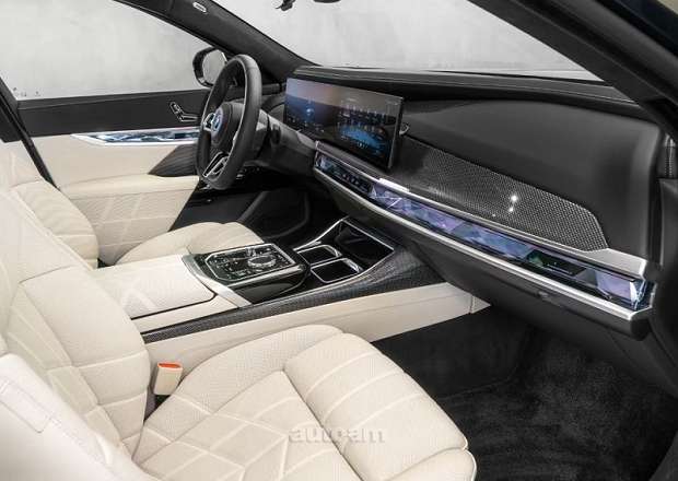 BMW i7
