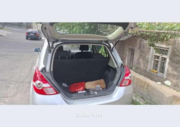 Nissan Tiida