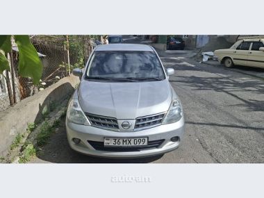Nissan Tiida  2008 