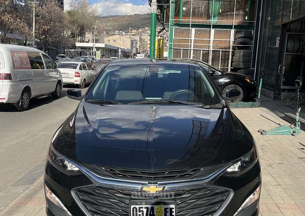 Chevrolet Malibu 2020 — photo 1